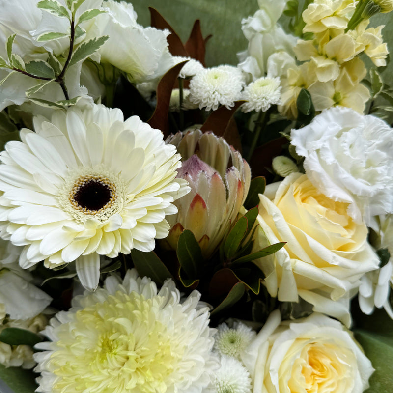 Timeless Neutrals | Bouquet